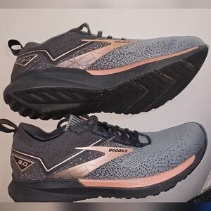 Size 10.5 - Brooks Ricochet 3 Black/Gray/Rose Gold